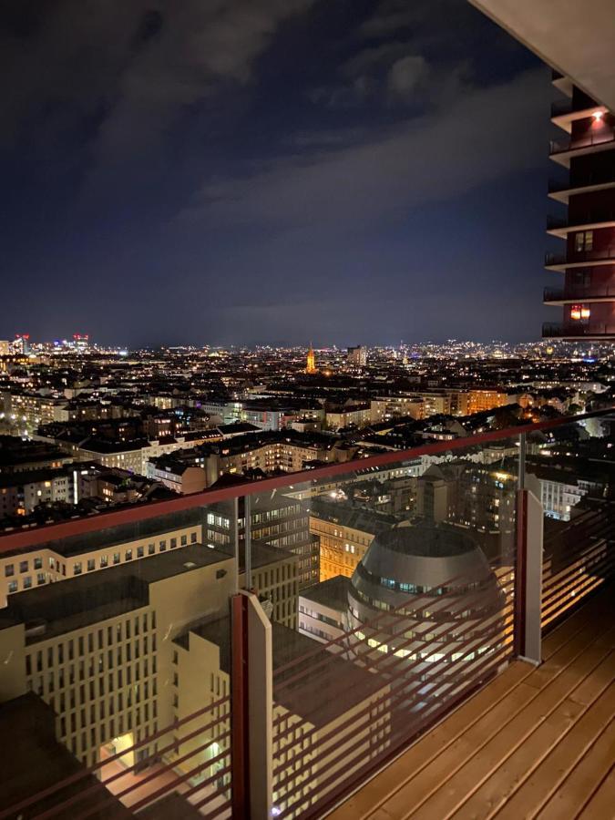 Triiiple Suites Level 22 Mit Balkon Und Tiefgarage Vienna Exterior photo